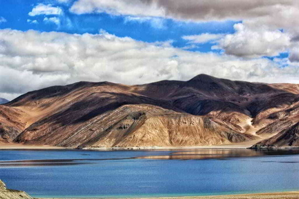 camping at pangong lake ladakh