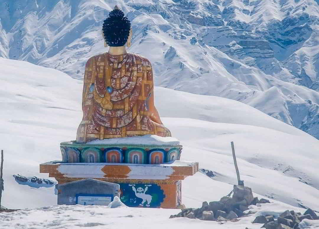 Spiti Valley tour in winter with snow-covered mountains, frozen rivers, and serene Himalayan landscapes