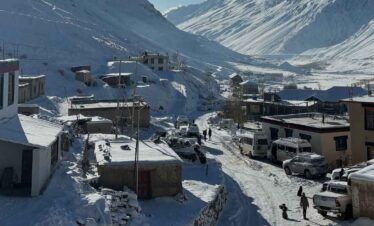 Winter Spiti Tour from Shimla 7 days exploring snow-covered Spiti Valley, visiting Key Monastery, Dhankar Monastery, frozen rivers, high-altitude villages, and breathtaking Himalayan landscapes
