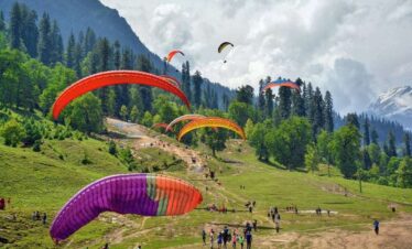 Shimla and Manali tour package 6 nights 7 days with scenic mountains and hill stations.